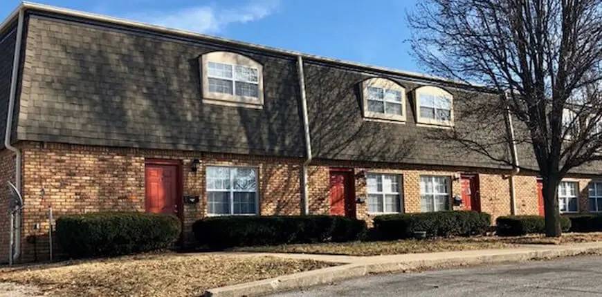 Camelot Drive 3 BR Town House (Collinsville, IL)