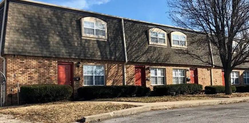 Camelot Drive 2 BR Town House (Collinsville, IL)