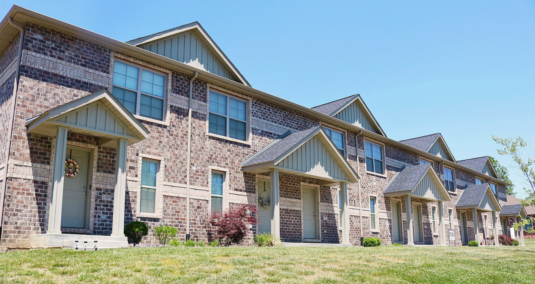 Image of Rolling Oaks Townhomes (Collinsville, IL)