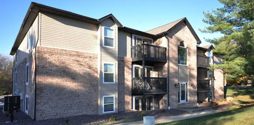 University Apartments (Edwardsville, IL)